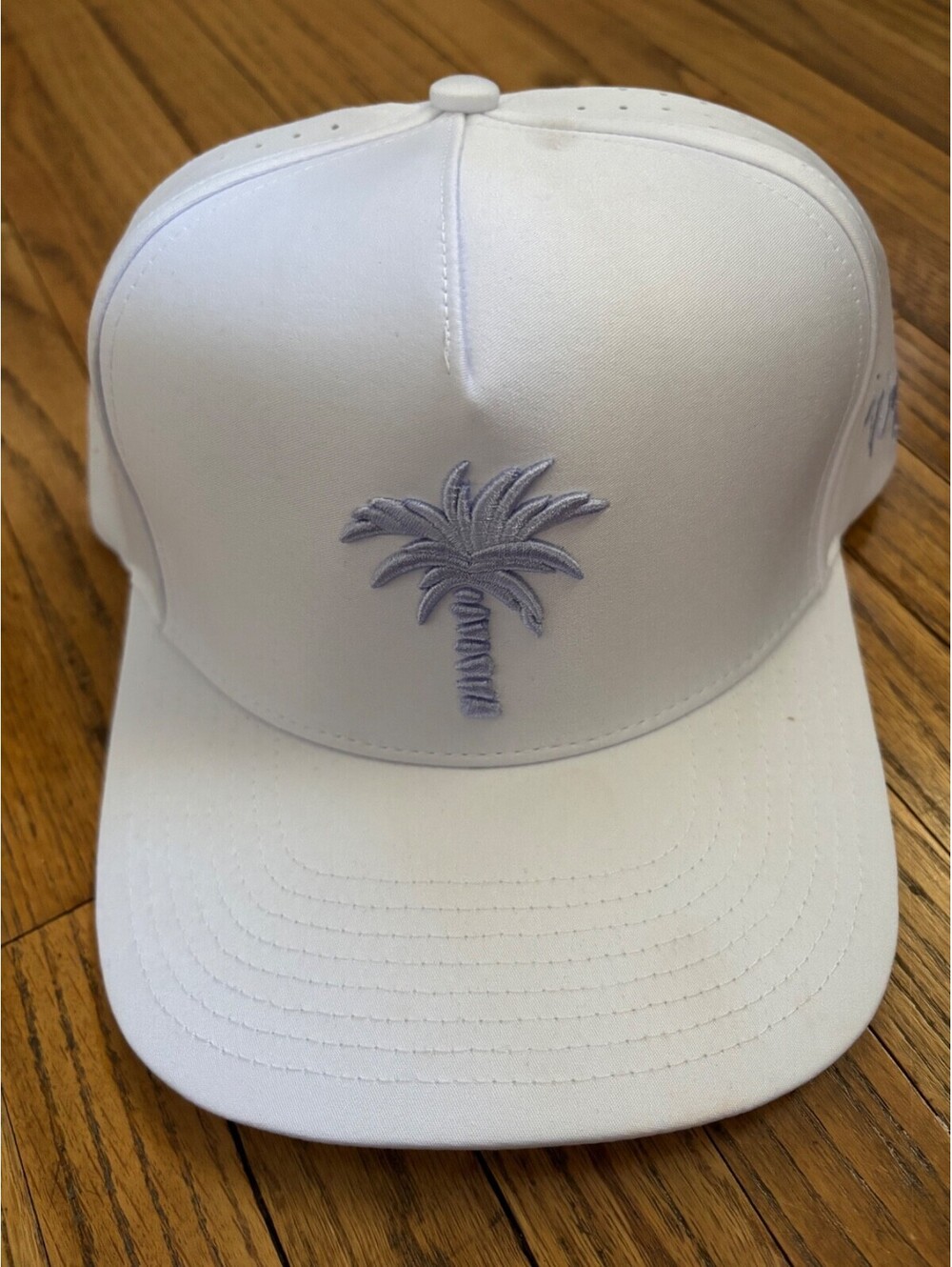 Waggle Hat One Size White “Isle Of Palms” - Breathable/Adjustable